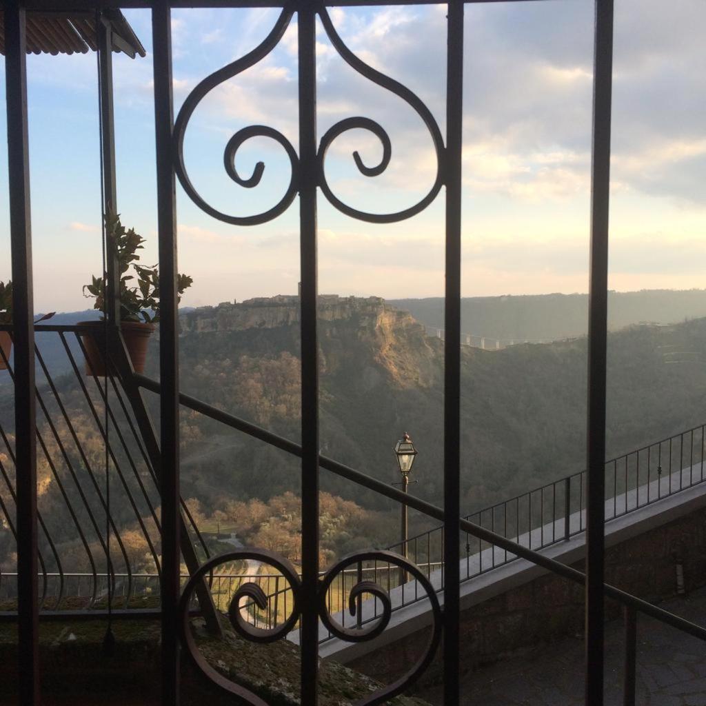 Le Calanque La Terrazza Su Civita Lubriano Ruang foto