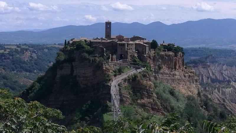 Le Calanque La Terrazza Su Civita Lubriano Bagian luar foto